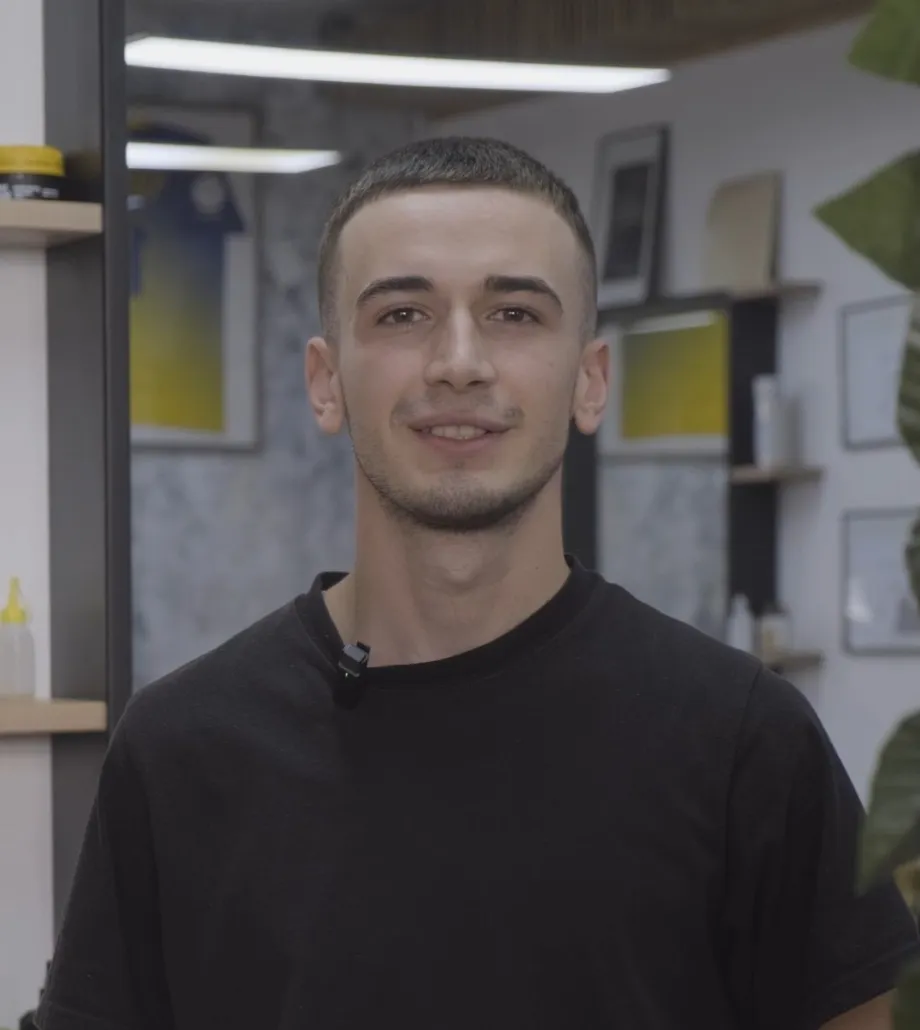 Hamza Herco u salonu