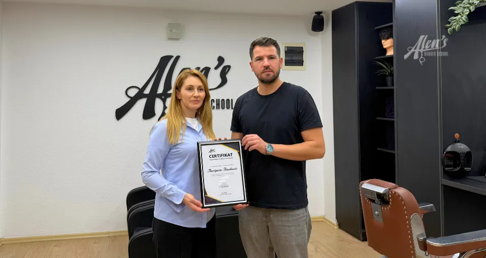 Uručenje certifikata u Alen’s Barber Schoolu