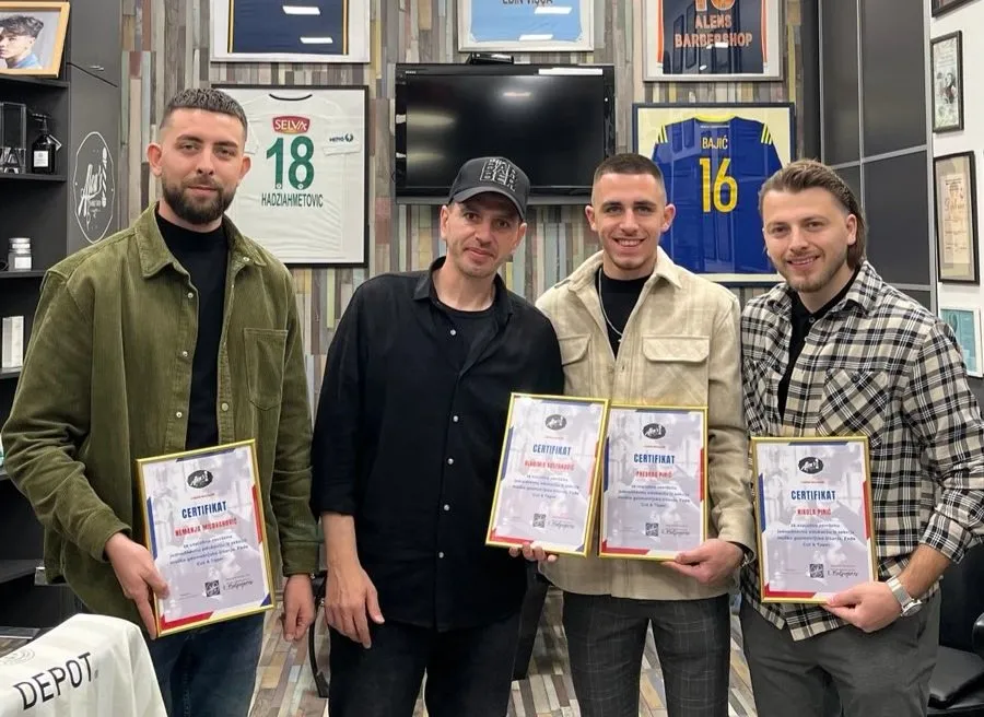 Četiri polaznika s certifikatima u salonu
